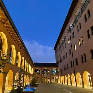 Corte Milano Хостел Роццано