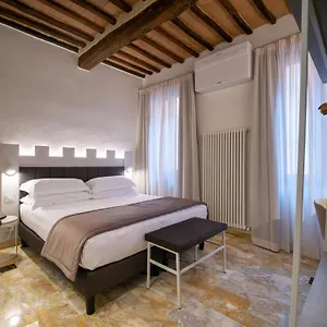 Torre Del Fuggisole Hotel Sienne