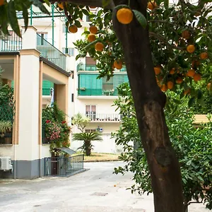 il-nido-portici.hotels-amalfi.com/